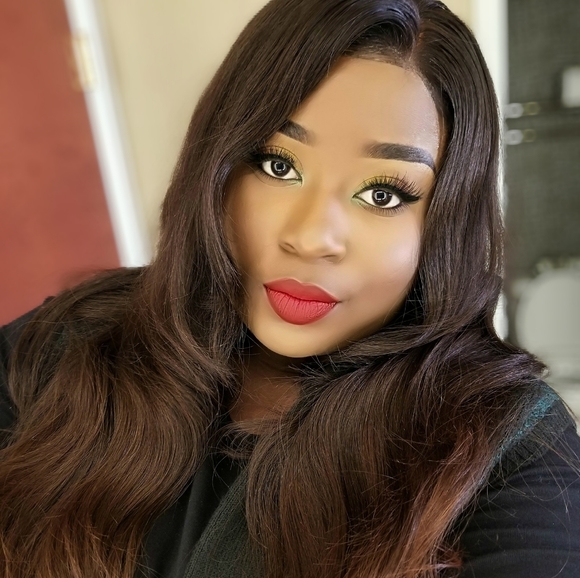 Meet your Posher, Temi - Picture 1 of 8